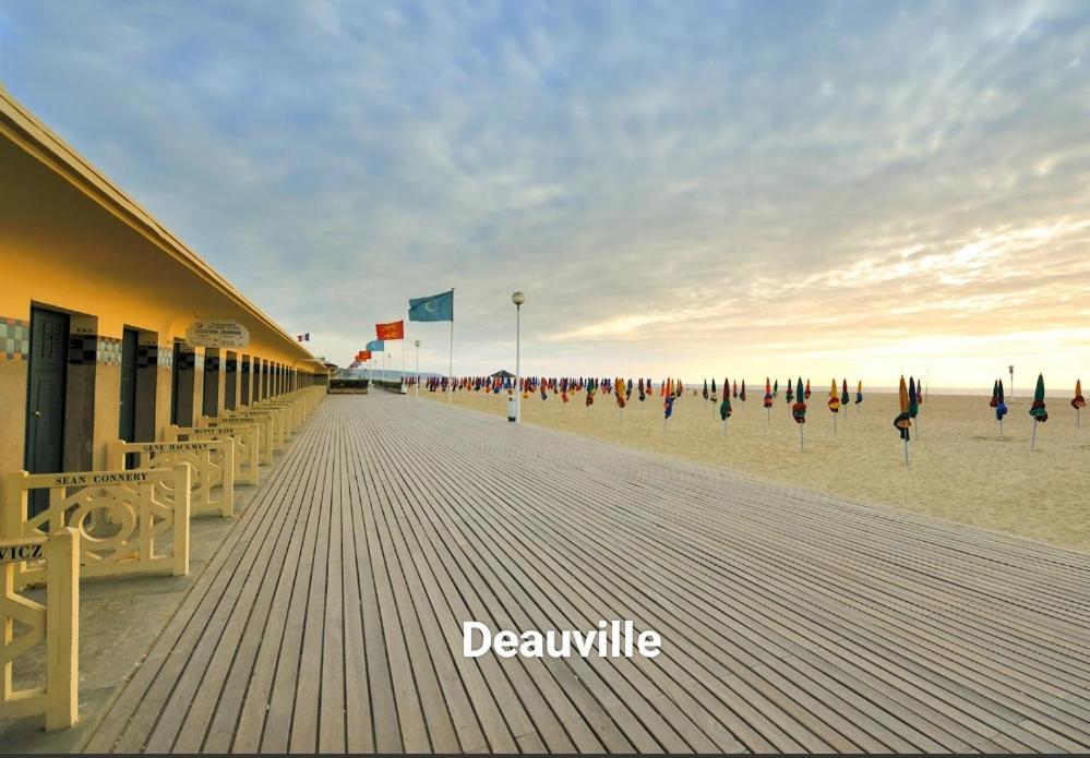 D'Hauville Vallee Bonneville-la-Louvet Luaran gambar